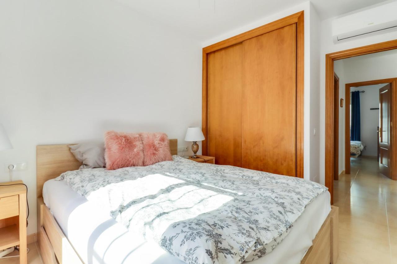Apt Nerja Chimenea With Ocean View, A/C, & Fiber Apartment Ngoại thất bức ảnh