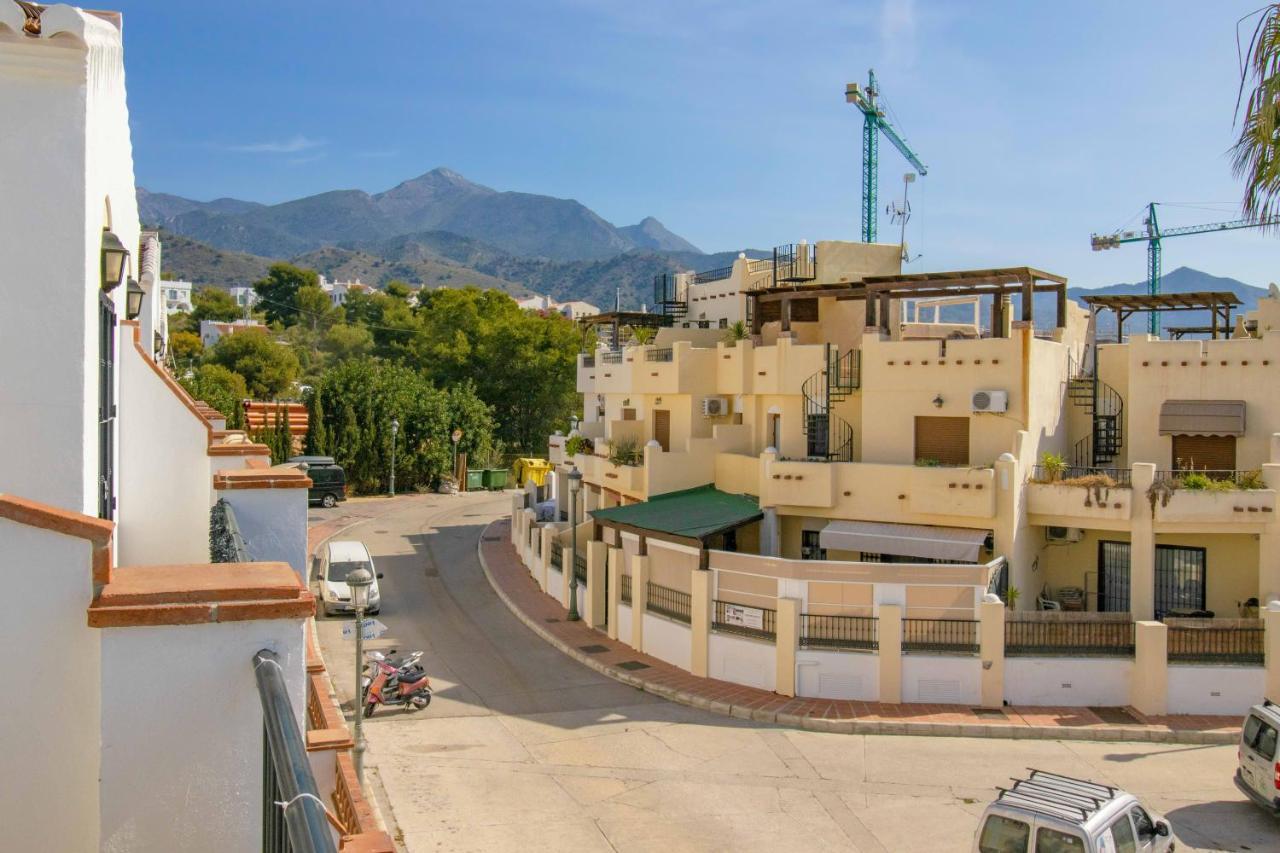 Apt Nerja Chimenea With Ocean View, A/C, & Fiber Apartment Ngoại thất bức ảnh