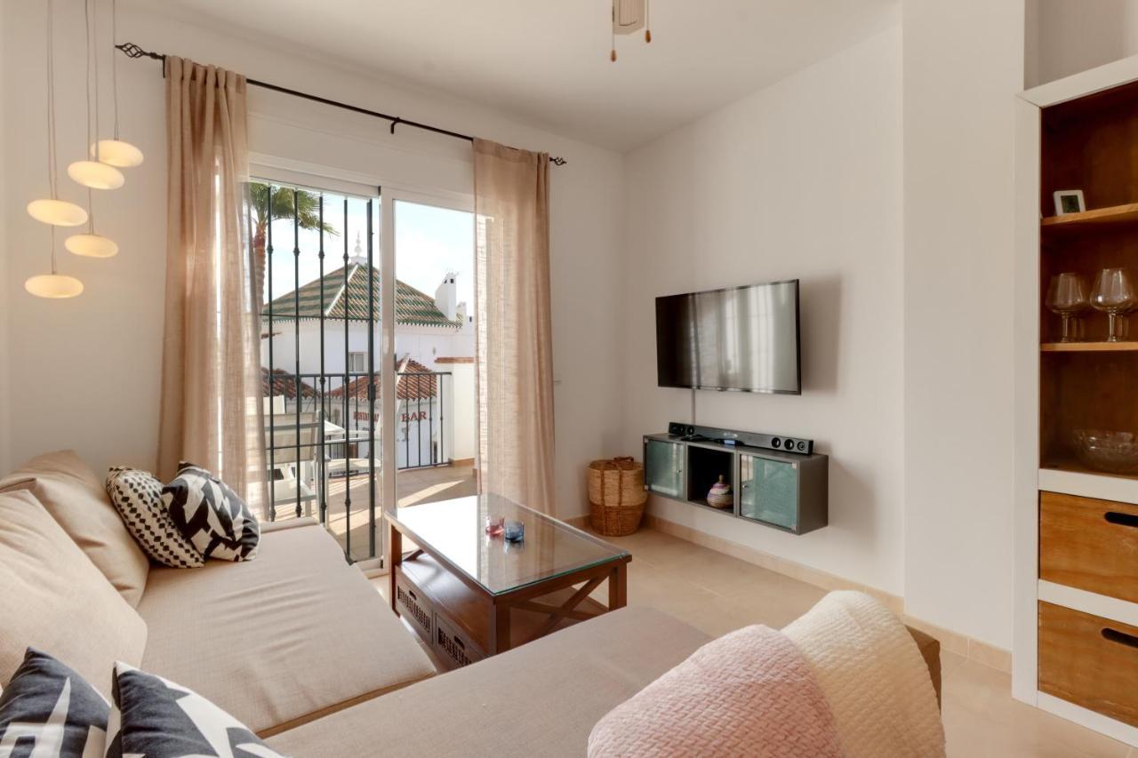Apt Nerja Chimenea With Ocean View, A/C, & Fiber Apartment Ngoại thất bức ảnh